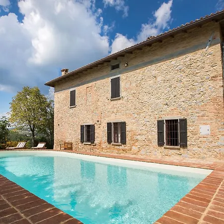 Luxurious In Tabiano Castello With Swimming Pool فيلة