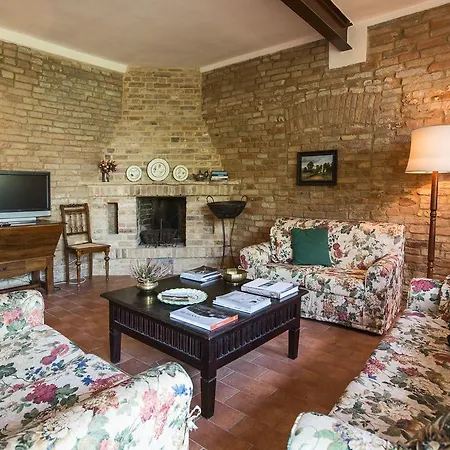 فيلة Luxurious In Tabiano Castello With Swimming Pool